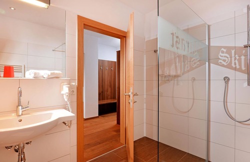 Kirchberg in Tirol House | Einzelzimmer, Dusche Oder Bad, WC, Bergseite - Gasthof Skirast