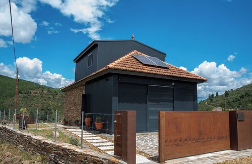 Casares Ski Chalet | Eira Velha House