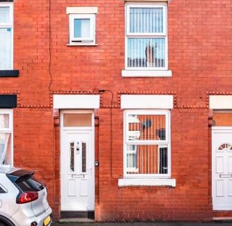 Belle Vue House | Eithad, Coop Live, Old Trafford with Free Parking