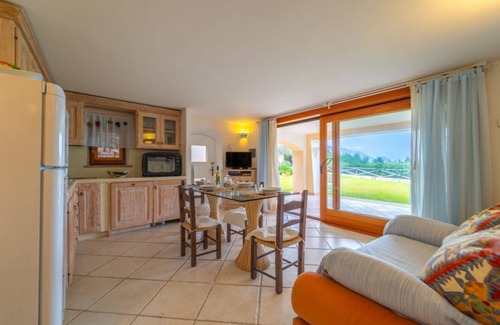Tiriddo Apartment | EJA: Relaxing Oasis with Garden Just Steps