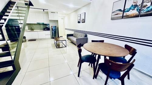 Taman Mutiara Apartment | EkoCheras Suites, Kuala Lumpur 1-4 Pax