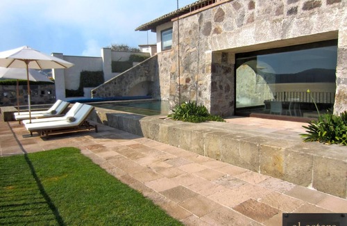 Centro Villa | El Beneficio, esplendida villa a la orilla del lago, extraordinaria ubicación