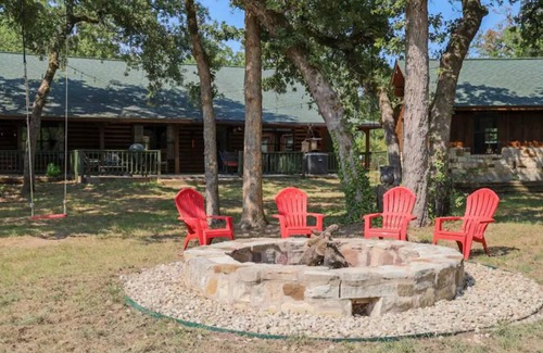 Carmine Cabin | "El Bosque de Ana" - Ana's Forest - Private Resort and Art Boutique