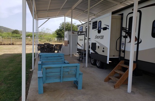 Llanos Costa House | El Camper, carretera hacia Combate, Cabo Rojo