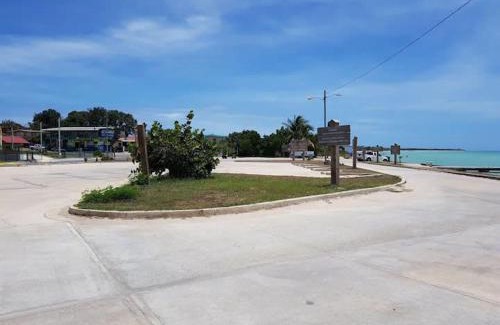 El Combate House | El Combate Oceanview Condo with Pool and Smart TV