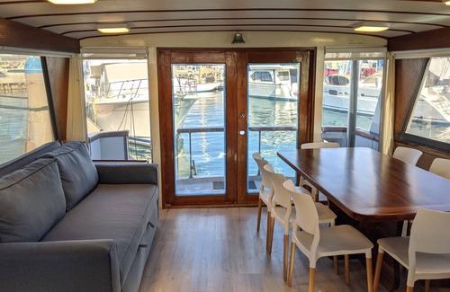 La Paz Boat Rental | "El Don" is a 65ft Classic Hatteras luxury yacht docked in La Paz, Mexico.