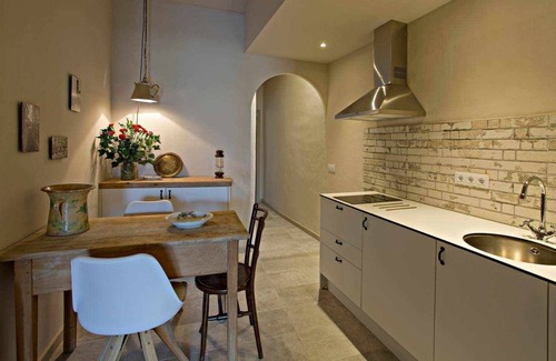 Olot Apartment | El Ferrer, in Olot with access to indoor swimming