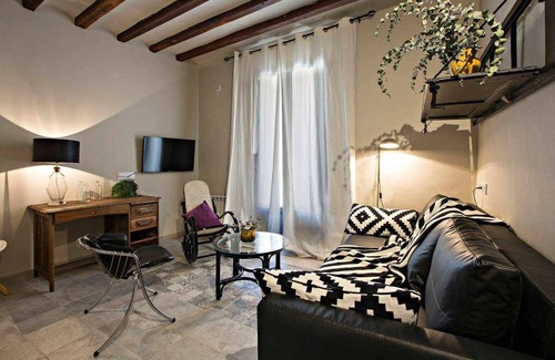 Olot Apartment | El Ferrer, in Olot with access to indoor swimming