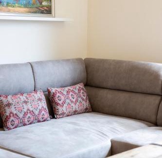Friedrichsdorf House | EL Home - Stylish living and working near Frankfurt