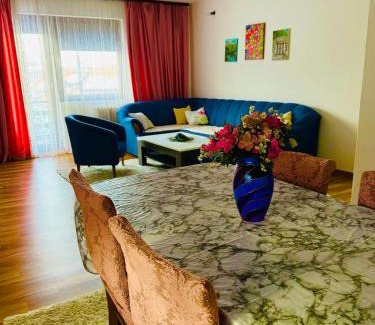 Novo Sarajevo Apartment | El&Ma Apartment - 3 bedroom apartment with balcony close to Sarajevo City Center, Sunnyland - free parking