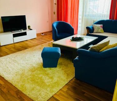 Novo Sarajevo Apartment | El&Ma Apartment - 3 bedroom apartment with balcony close to Sarajevo City Center, Sunnyland - free parking