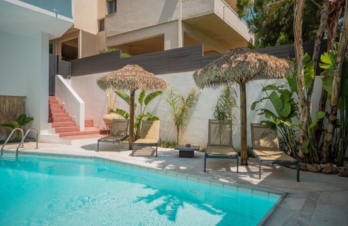 Saronida House | El Mar Pool Maisonette with 3 BDR, 7 min from beach