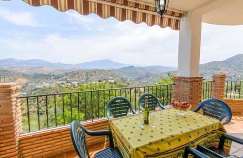 Comares House | El Mirador Del Abuelo Comares by Ruralidays