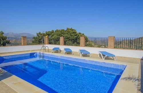 Colmenar Villa | El Romo Colmenar by Ruralidays