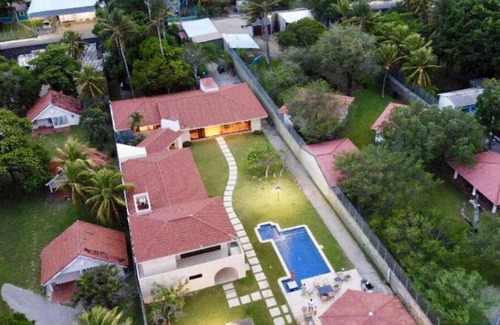 Llano de Los Patos House | El Tamarindo Beach, El Salvador with all the amenities!