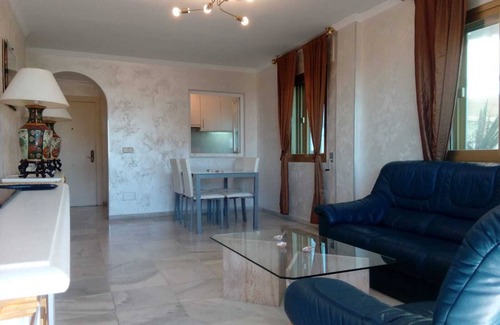 Puerto Banus Apartment | El Trebol building, Puerto Banùs
