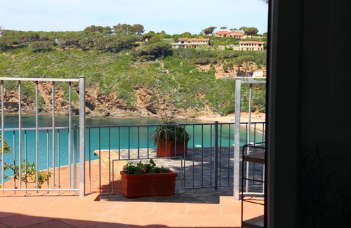 Morcone Apartment | Elba Island directly on the sea beautiful view special offer free wifi