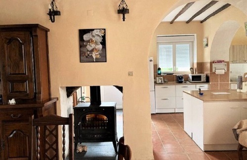 Voulmentin House | ELEGANT 19TH-CENTURY HOUSE 5/6 BDR./14 PERS./RIVERFRONT./SAUNA/BABYF