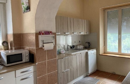 Voulmentin House | ELEGANT 19TH-CENTURY HOUSE 5/6 BDR./14 PERS./RIVERFRONT./SAUNA/BABYF