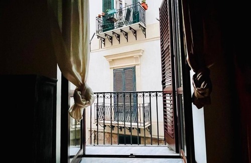 Centro Storico Apartment | Elegance and Tradition in the Heart of Palermo