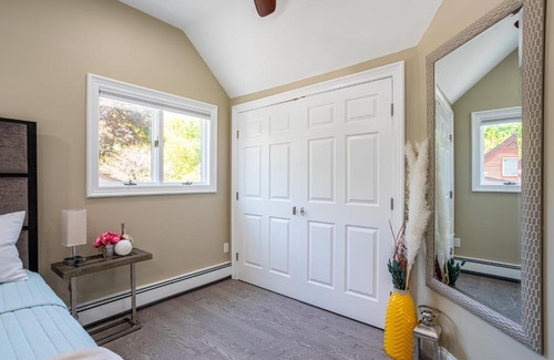 Huntington Station Apartment | Elegance at Huntington Spacious Family Apt Yard