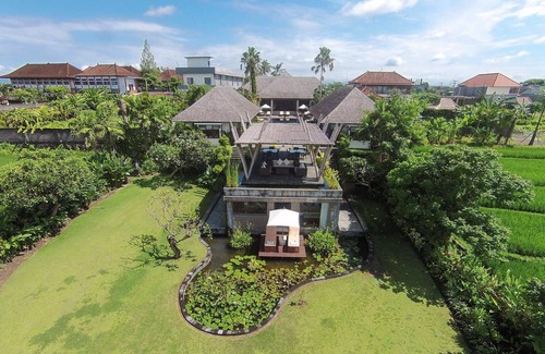 Munggu Villa | Elegance in Every Sunset – Bali Villa 1047