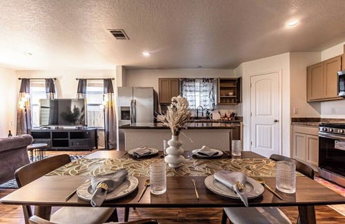 Medina Valley House | Elegance Meets Luxury, 6 BR Home, Lackland Base