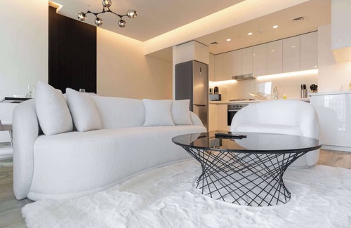 Downtown Dubai Apartment | Elegant 1-Bedroom Apartment for 2, Near to Burj Khalifa