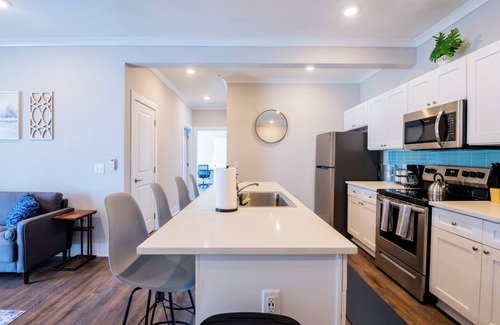 Port Wentworth Apartment | Elegant 2-bedroom stay with AC, fitness room, WiFi, pool - D