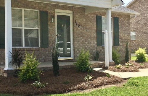 Greenville House | Elegant 2BR Cottage Designer Touches, Prime Greenville Stay