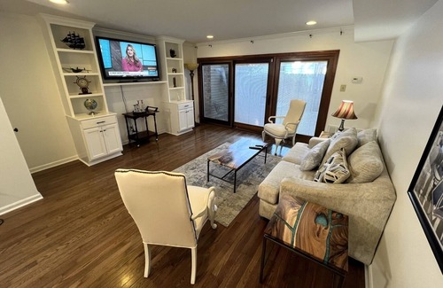 Little Rock Condo | Elegant 2BR Midtown Condo W/Flair