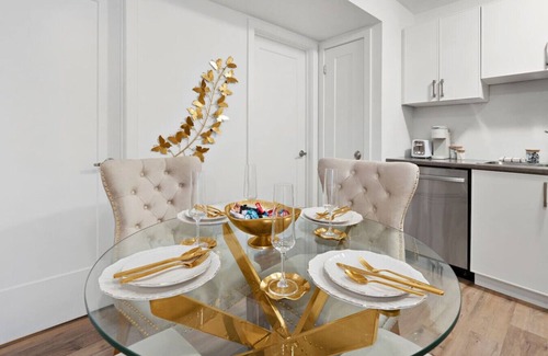 Niagara Falls Apartment | Elegant 2BR Suite | 7 Mins to Falls | Sleeps 4!