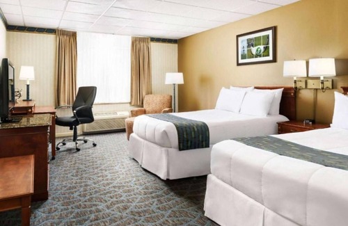 Cheat Lake Hotel | Elegant 2BR Suite w Lake View and Pool