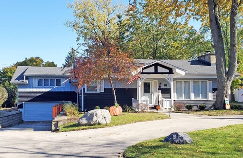 Wood Dale House | Elegant 3BD Chalet! 🌲15min to ORD/Train 2 Dwntwn!