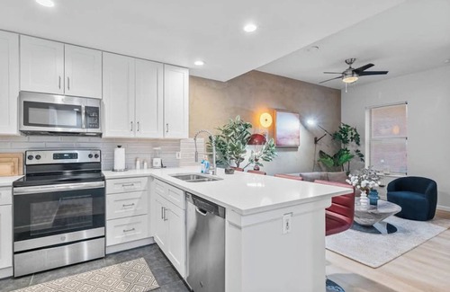 Soulard Apartment | Elegant 3BR Designer Retreat near Soulard & Lafayette Square in St. Louis