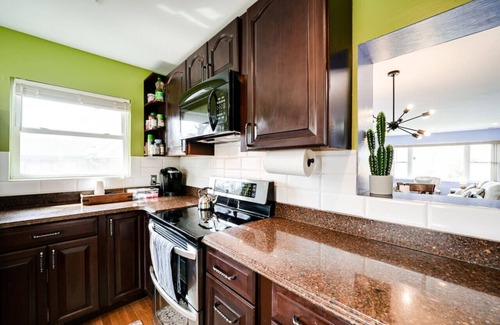 Seminary Hill Apartment | Elegant 4 Bd with Office parking and E.V Charger