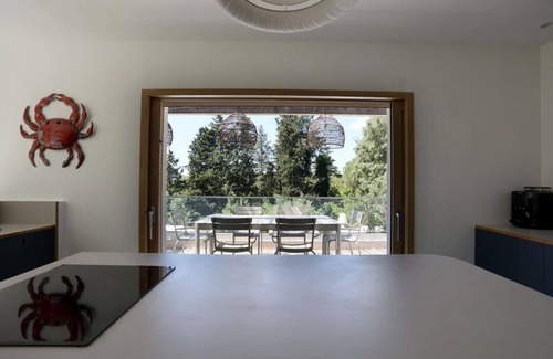 Aiguelongue House | Elegant 6-Bedroom Oasis near the Beaches of Montpellier