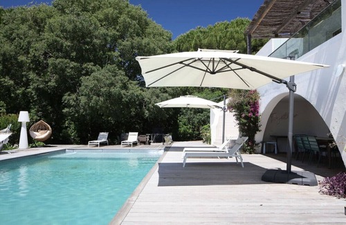 Aiguelongue House | Elegant 6-Bedroom Oasis near the Beaches of Montpellier
