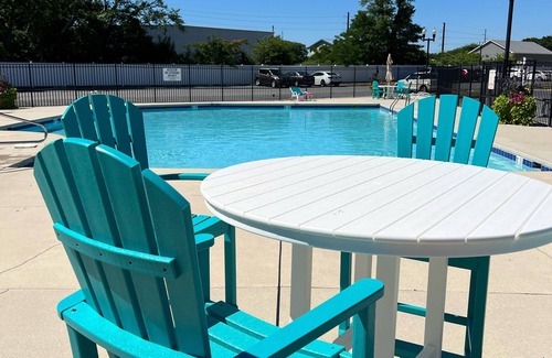 Lewes Condo | Elegant and cozy beach condo for your family vacation with pool and pond