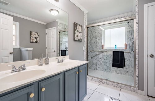 Atlanta House | Elegant and Expansive Home in Atlanta by Deity Villas