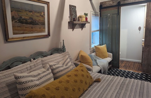 Lansing Bed & Breakfast | Elegant and Historic Farmhouse B&B Near Ithaca with Farm-to-Table Breakfast