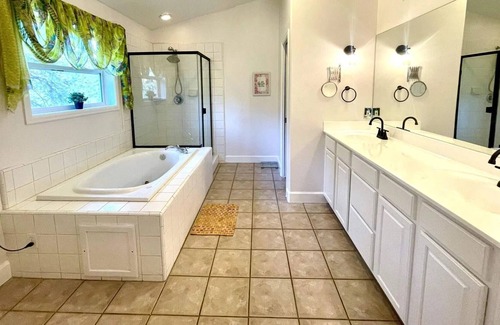 Edgemont Ranch House | Elegant and inviting mountain retreat is ready to share with family and friends!