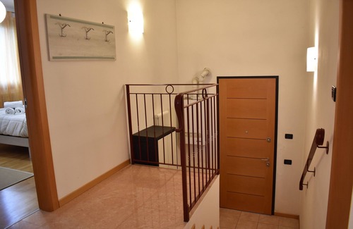 Favaro Veneto House | Elegant and Large apartment with free car parking near Venice