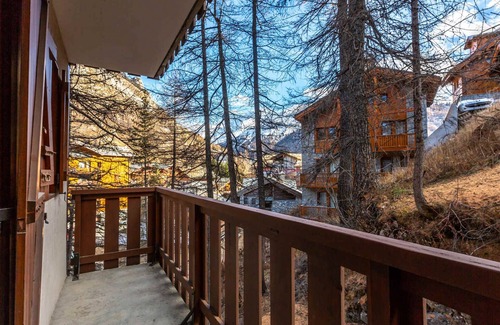 Le Cret Apartment | Elegant and quiet studio in Val-d'Isère, near the center, no WIFI or parking