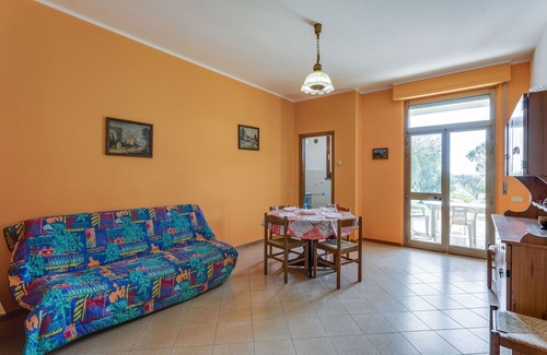 Tuoro sul Trasimeno Apartment | Elegant apartment with swimming pool and gym on Lake Trasimeno