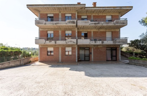 Tuoro sul Trasimeno Apartment | Elegant apartment with swimming pool and gym on Lake Trasimeno