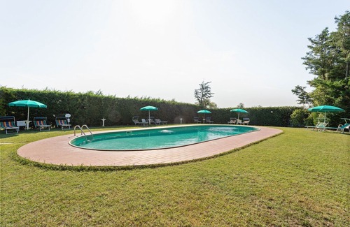 Tuoro sul Trasimeno Apartment | Elegant apartment with swimming pool and gym on Lake Trasimeno