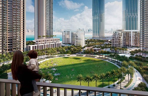 Dubai Apartment | Elegant Apartment in Creek Minutes from Downtown