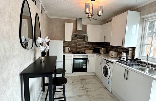 Leyton Apartment | Elegant apartment in London