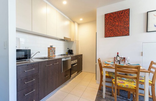 Enmore Apartment | Elegant Apartment in the Heart of Newtown with Secure Parking